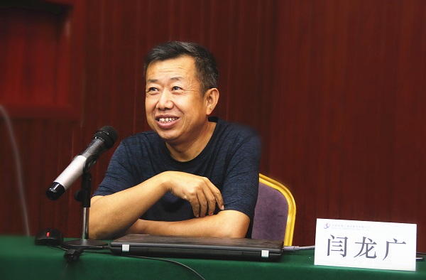 集团公司副总经理闫龙广告诫新员工要时刻树立安全意识.jpg 集团公司副总经理闫龙广告诫新员工要时刻树立安全意识.jpg