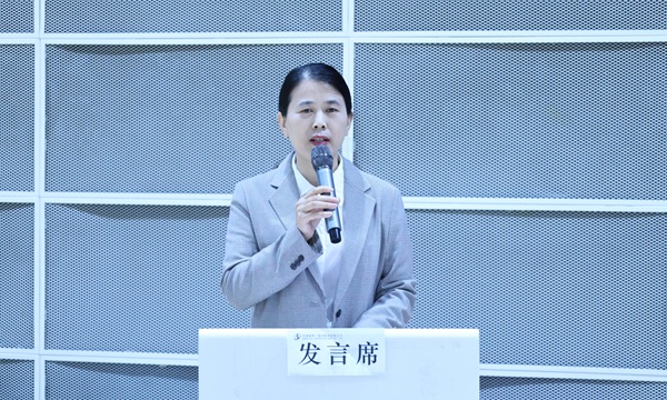 娄书记主持.JPG